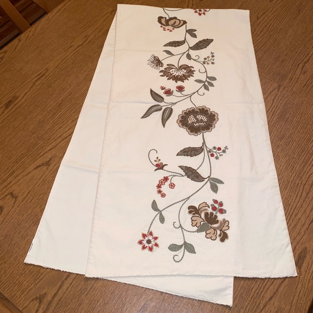 Pottery Barn Embroidered Floral & Vine Table Runner